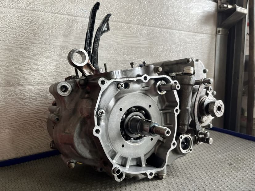 Suzuki drz 400 kartery skrzynia biegów słupek ltr 400