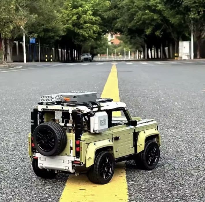 DEFENDER Land Rover / 2573 elementow / klocki technic / samochod