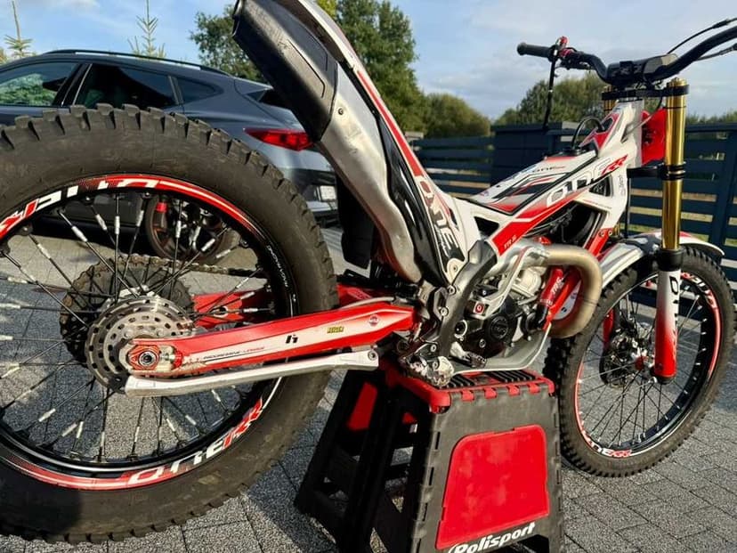 Motocykl trialowy TRS RR 250