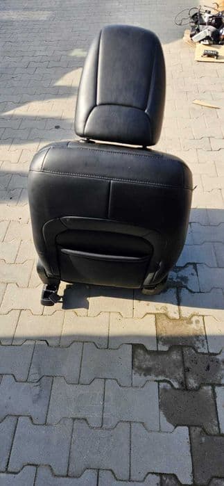 fotel pasażera skóra Jeep Cherokee KL lift po 19r