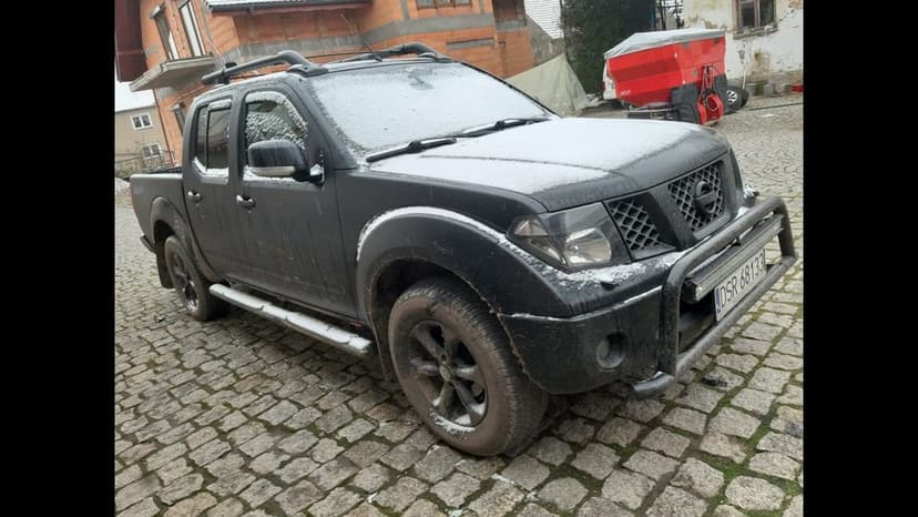 Nissan Navara/ doka / pickup 2.4 l