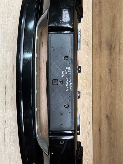 Zderzak przedni Jeep Cherokee WK