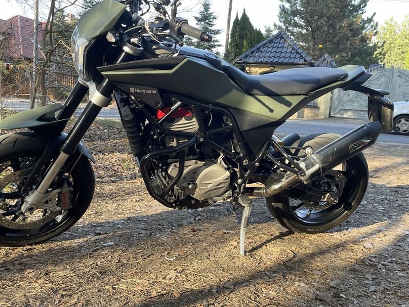 Husqvarna Nuda 900R(supermoto)