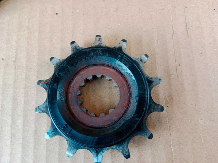 Yamaha YZF R3 Zbierak Zębatka Przód Tył Gumy Zbieraka 19-24 Napęd