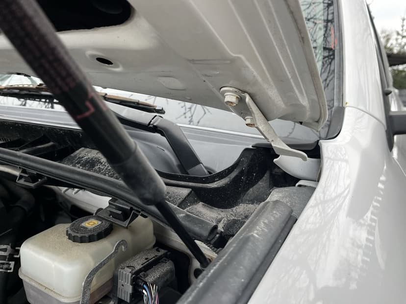 Maska zawiasy toyota 4 runner 5th gen. Fartuch pas przedni