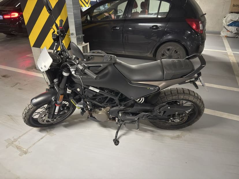 Husqvarna Svartpilen 125
