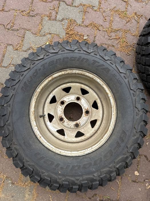 Land Rover Defender MT 235/85/16 Super komplet