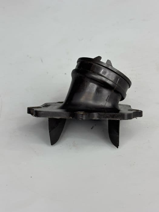 Króciec Gaźnika Guma SUZUKI RM250 R 96-00