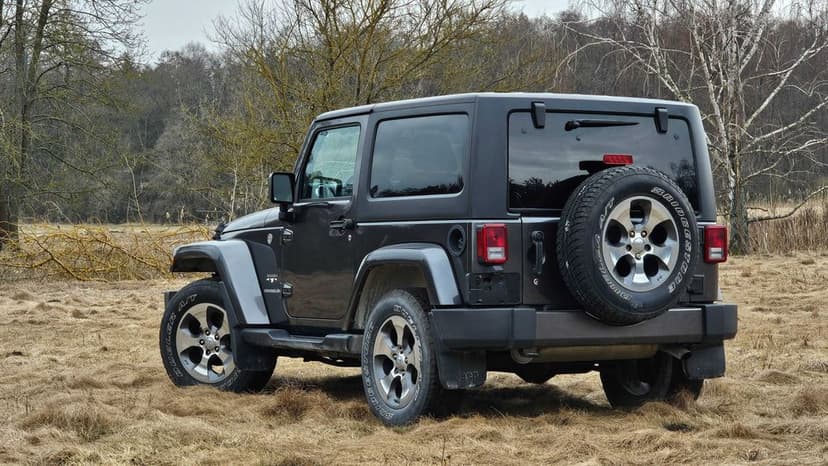 Jeep Wrangler Sahara 3.6 JK V6 4x4 Rubicon automat Bronco