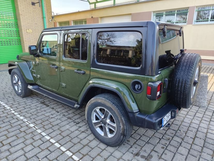 2021 Jeep Wrangler Sahara Sport 4x4 55,000km