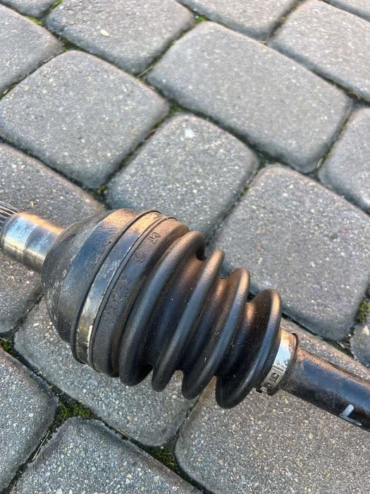 lewy tyl tylna polos os dyfra napedu can am can-am renegade outlander