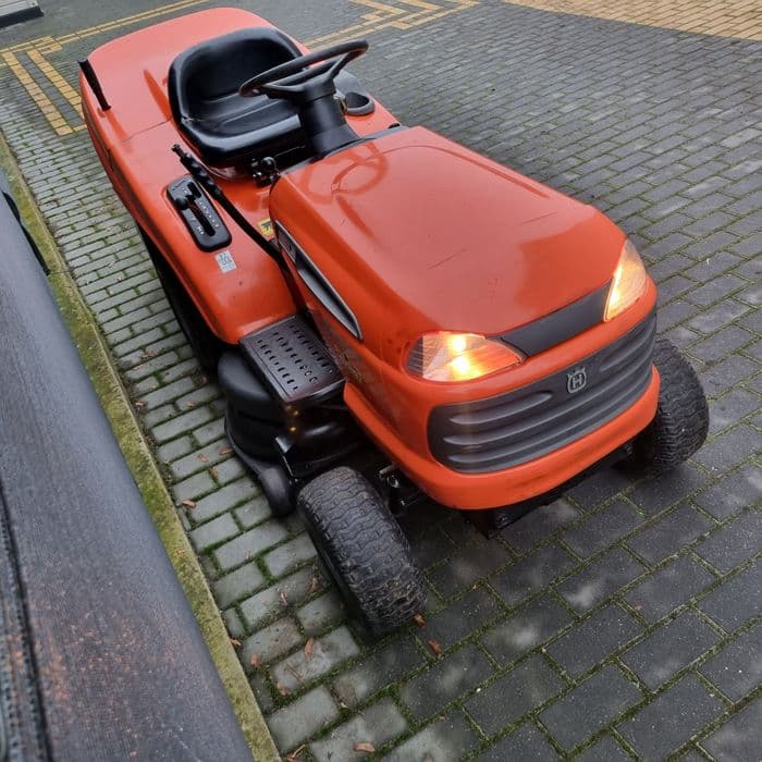 Kosiarka traktorek  husqvarna briggs