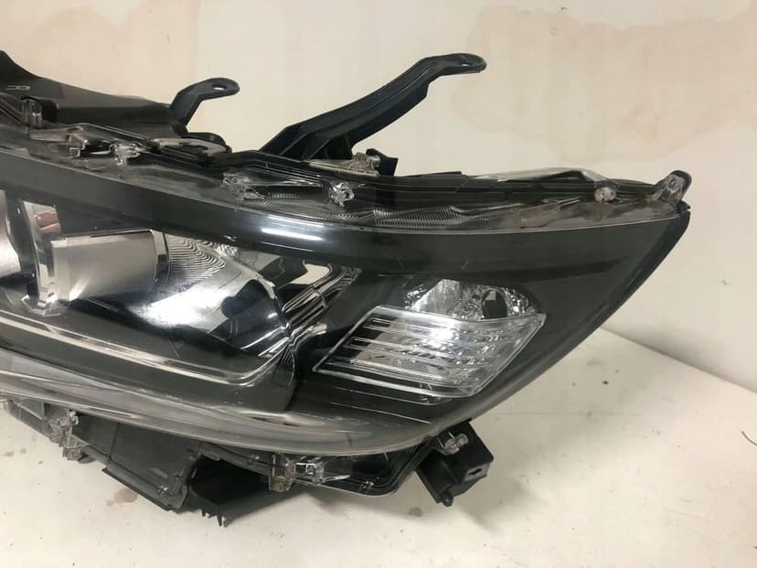 Lampa Lewa Przód Toyota Land Cruiser 150 Full LED