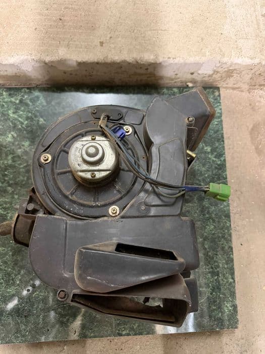 Suzuki Samurai SJ413 nagrzewnica wentylator nawiewu