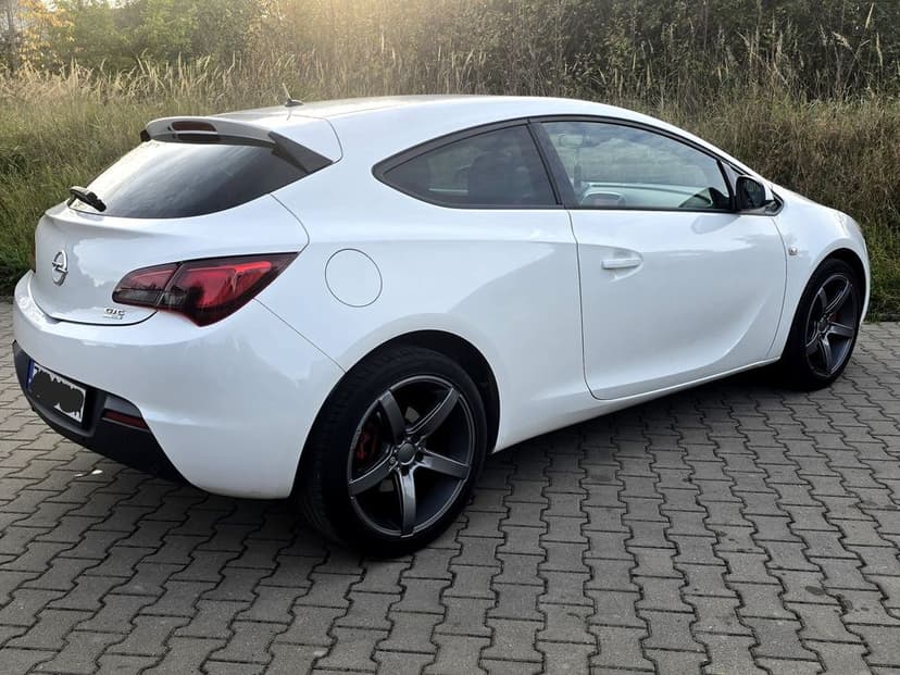 Opel astra GTC 1.4 turbo tylko 170000km ładniutka/zamiana