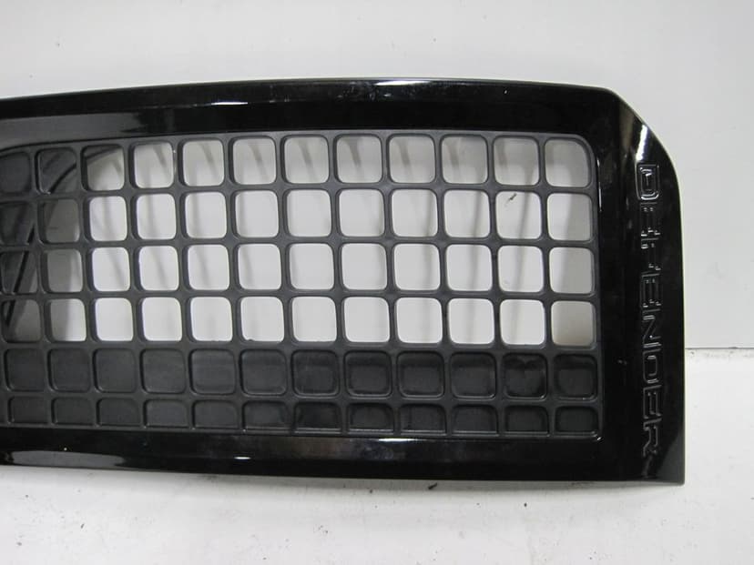 KRATKA BŁOTNIKA WLOT PRZEDNIEGO PRZÓD LAND ROVER DEFENDER N8B2-280B11-BA