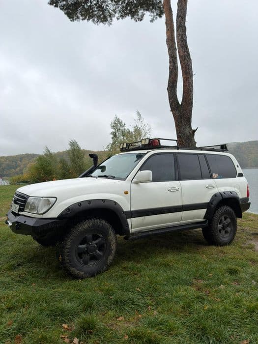 Toyota land cruiser  100