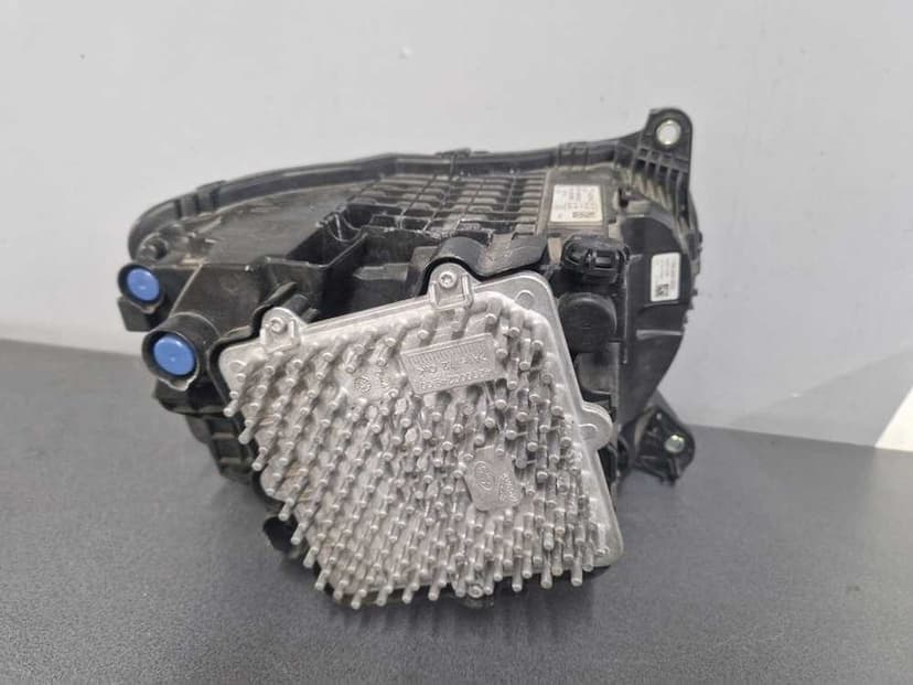 Land Rover Defender 19r.- Lampa Przód Lewa Full Led