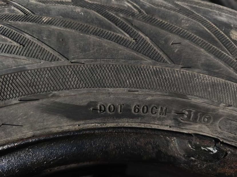 Komplet kół Toyota Land Cruiser + akumulator ENRG 95Ah