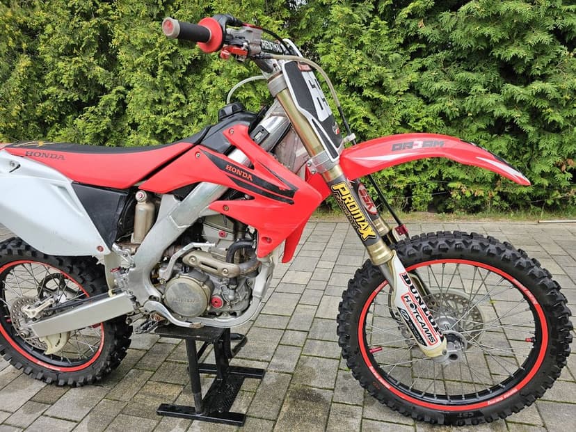 Honda CRF – dopieszczony motocykl crossowy, gotowy do jazdy!

Na sprze