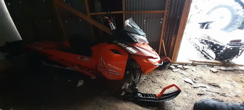Skuter śnieżny Ski doo sumit 800.  2015