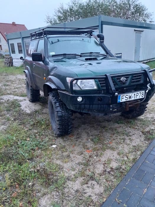 Nissan Patrol GRY 61