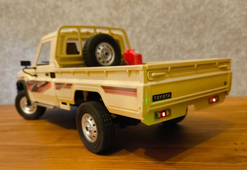 RC model Toyota Land Cruiser LC79 RWD | RTR 1:14