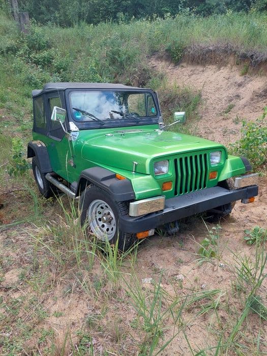 Jeep Wrangler 2.5  Bardzo ładny