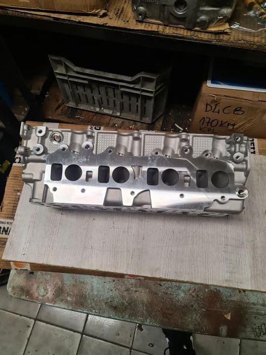 Nissan Navara (D40)2,5dci (YD25-5x0-190km) - Głowica silnika-nowa-goła