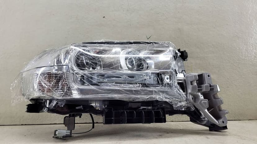 Toyota Land Cruiser V8 Lift J200 reflektor lampa lewa prawa przednia przód
