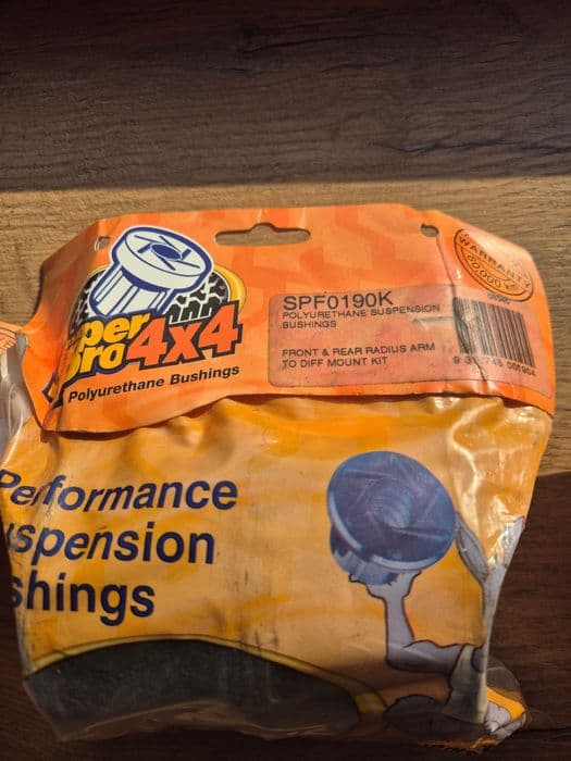 komolet silentblock wahaczy Toyota Land Cruiser LC70 gumy zawieszenia