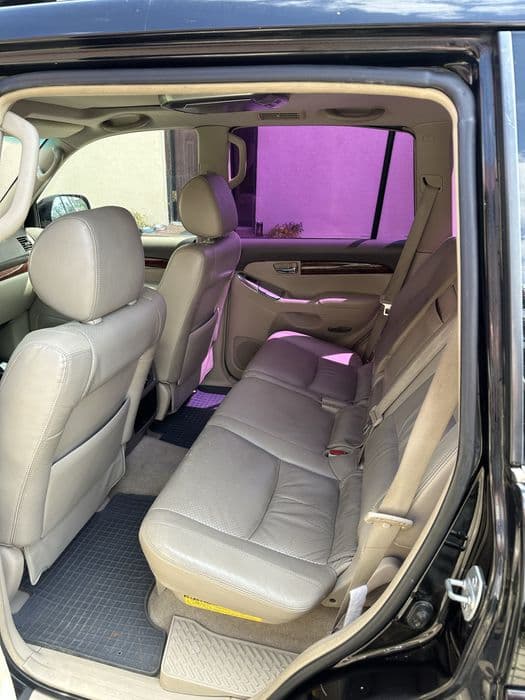 Toyota Land Cruiser 3.0 D-4D Zarejestrowana na 8 osób