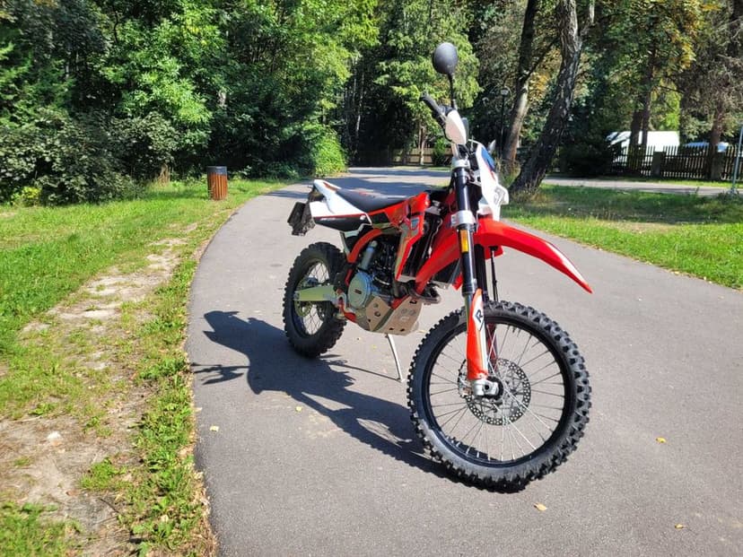 SWM RS300R jak nowy (400km z tego roku) + super akcesoria