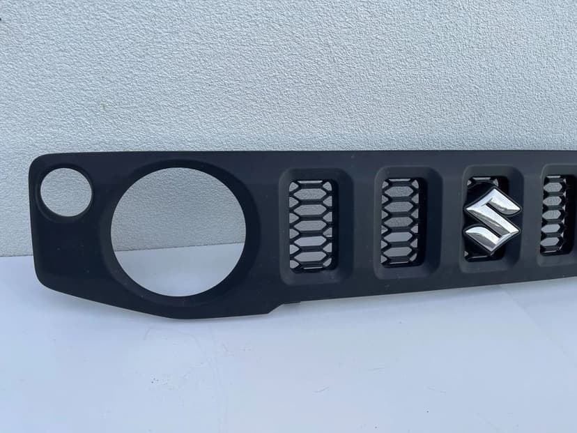 atrapa grill suzuki jimny iv 4 72111-78ro 18-