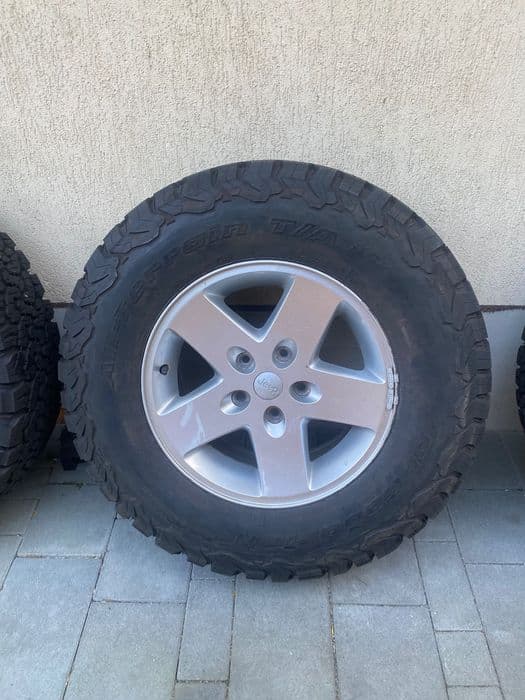 Opony na felgach A/T Jeep Wrangler Rubikon