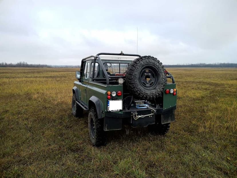 Land Rover Defender 90