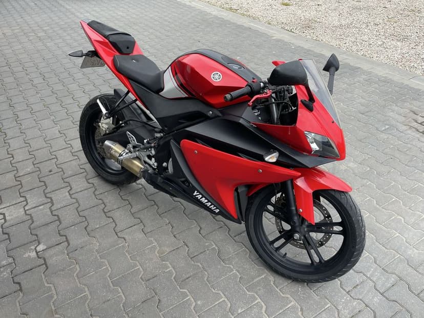 Yamaha YZF R125 kat. B/A1 gotowa do sezonu, oryginalne malowanie, akrapovic