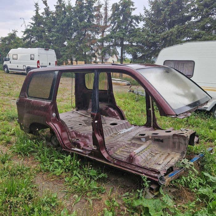 Toyota Land Cruiser j100 100 karoseria ćwiartka dach dupa i inne