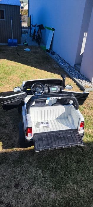 Toyota Hilux akumulatorowa