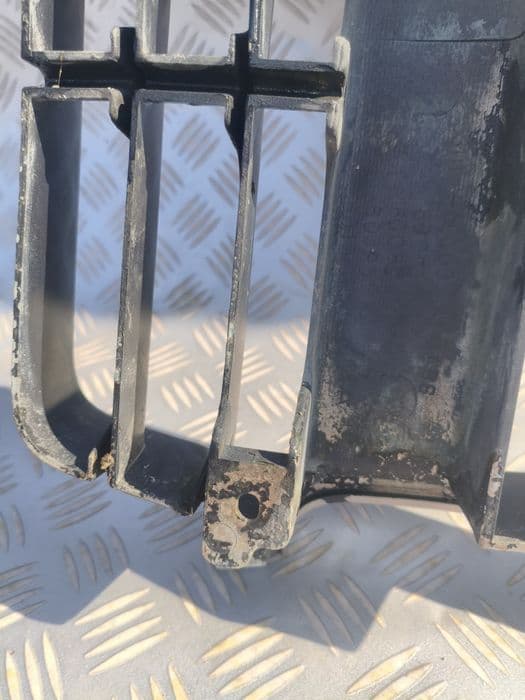 atrapa chłodnicy grill TOYOTA Land Crusier HDJ80