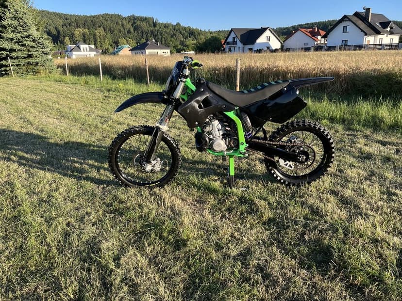 Kawasaki kx 250 (yz,cr,rm,sx)