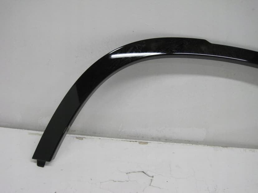 LISTWA BŁOTNIKA PRZÓD STRONA PRAWA LAND ROVER DEFENDER L8B2-16A074-BX