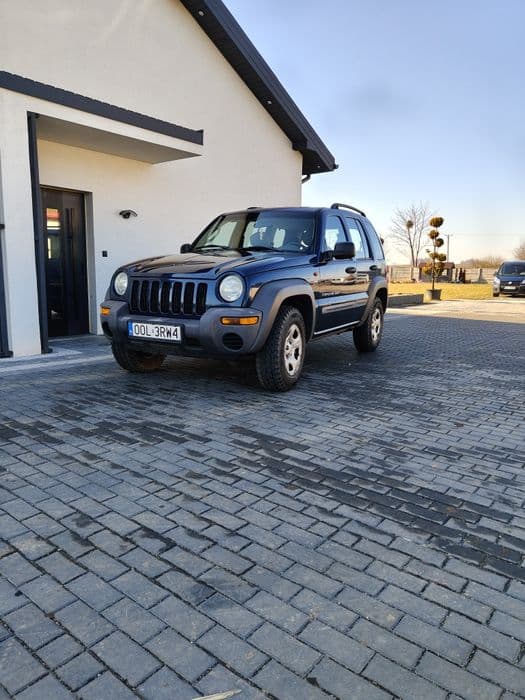 Jeep Cherokee Sport 4x4 nowe opony benzyna