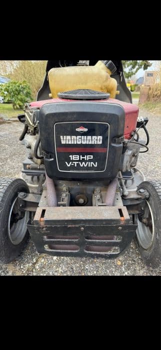 Traktorek kosiarka Husqvarna 18v2