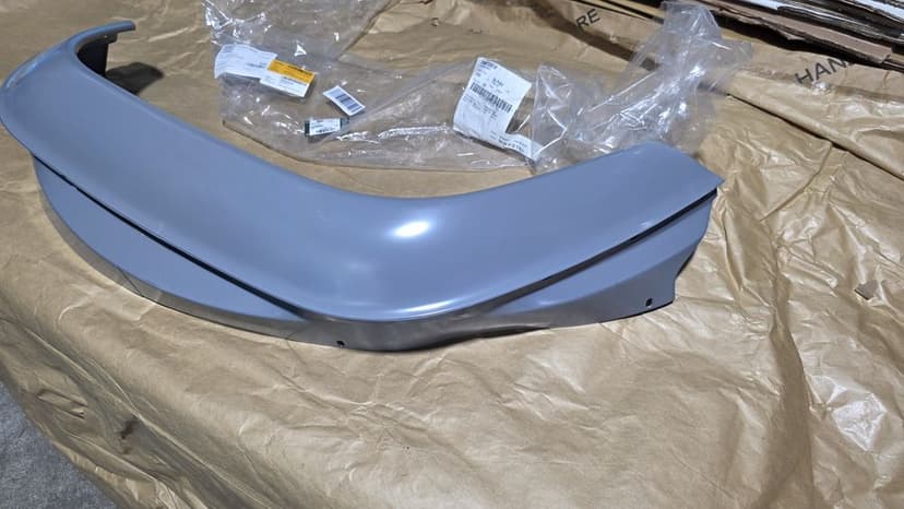 Listwa nakładka błotnika prawy przód land rover defender 3 III lift 07-16 nowa oryginał