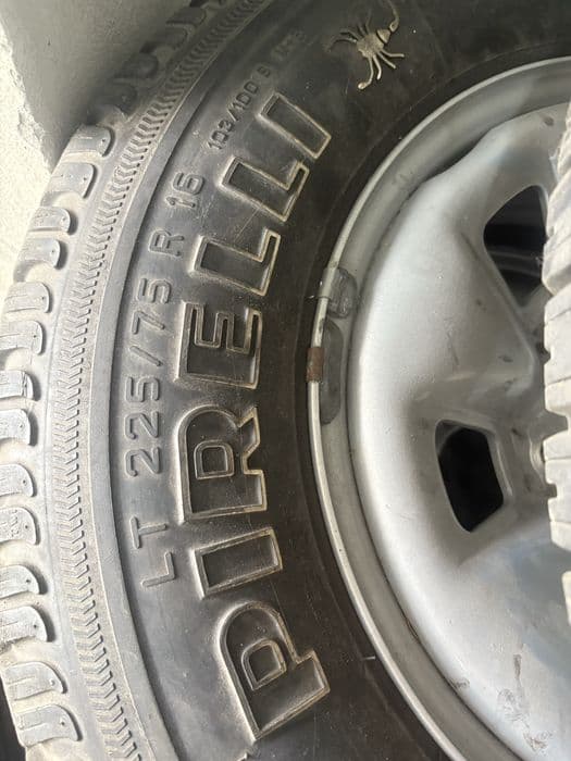 Opony z felgami toyota hilux 225/75R16