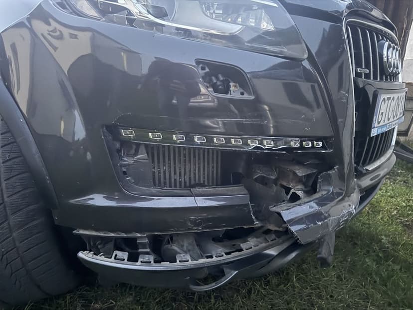 Rezerwacha Audi q7 3.0 tdi quatrro lift po kolizji