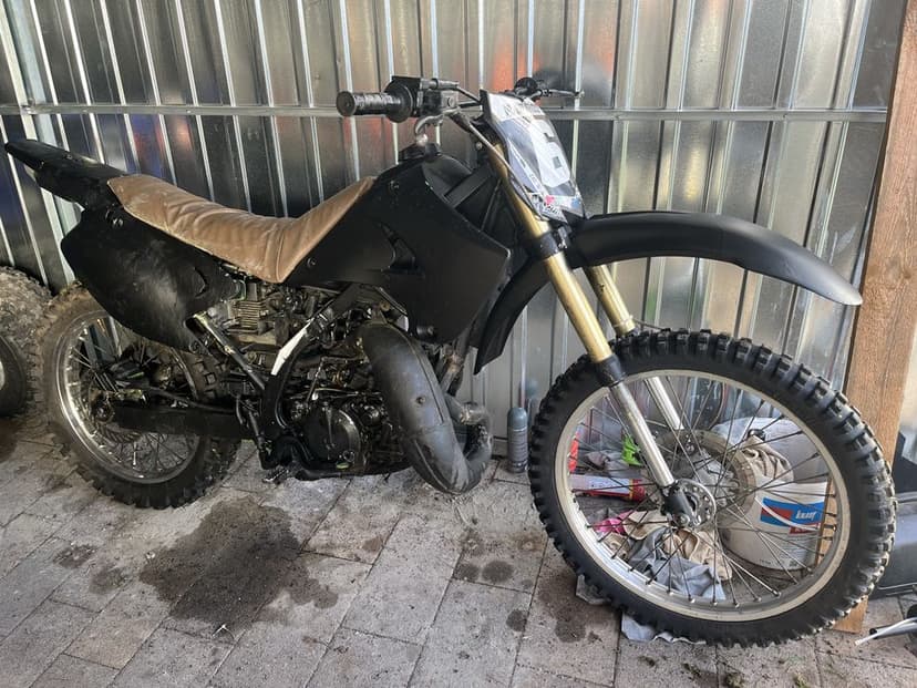 KAWASAKI KMX 125 / KX Do poprawek