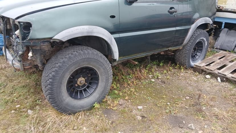 Nissan Patrol Terrano koła felgi 7x15 ET0 33x12,5x15  odnowione