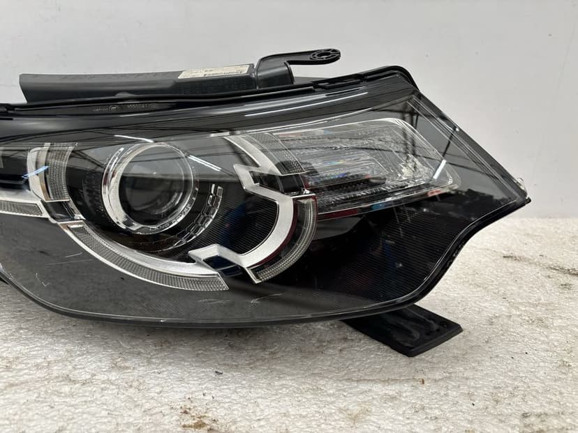 Land Rover Discovery Sport lampa prawy przód prawa przednia xenon reflektor